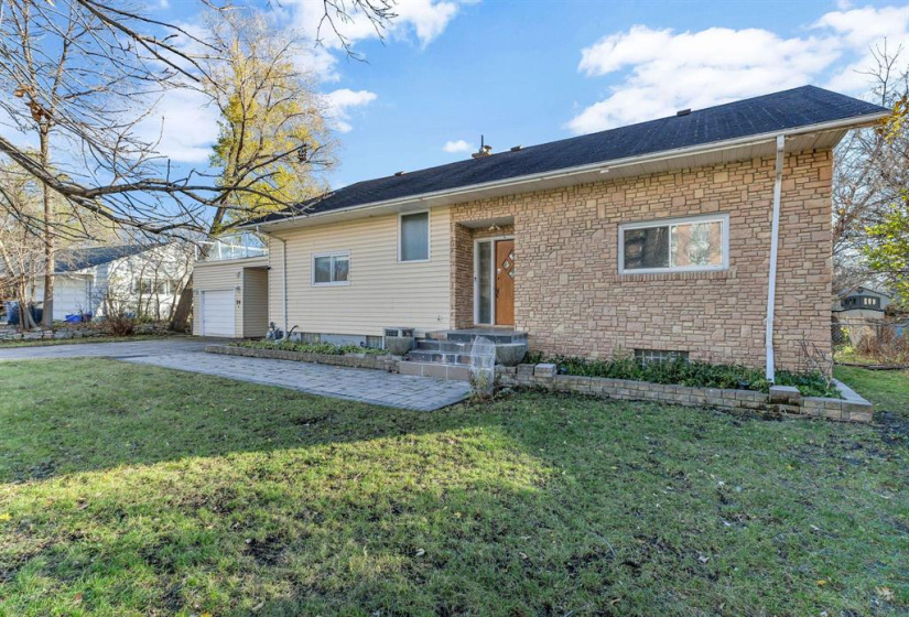 26 Mount Royal, 5 Bedrooms Bedrooms, 16 Rooms Rooms,4 BathroomsBathrooms,Residential,For Sale,Mount Royal