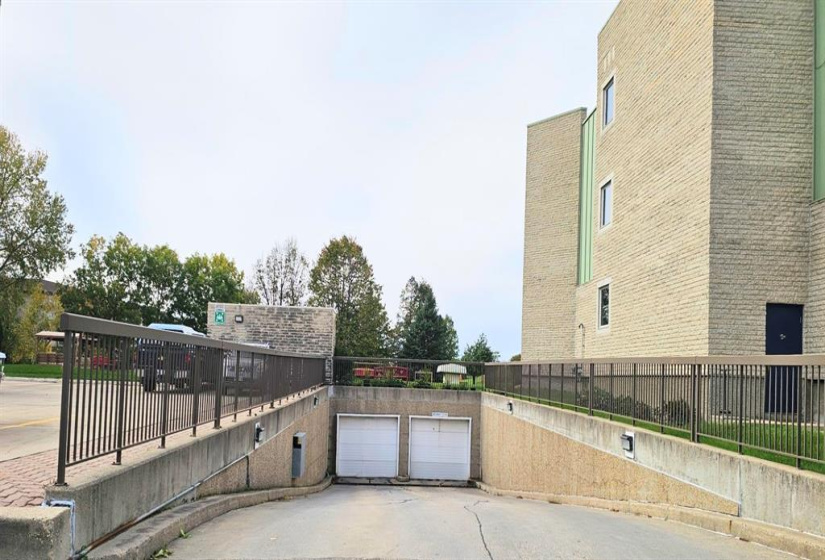 895 Wilkes, 2 Bedrooms Bedrooms, 8 Rooms Rooms,2 BathroomsBathrooms,Condominium,For Sale,Wilkes