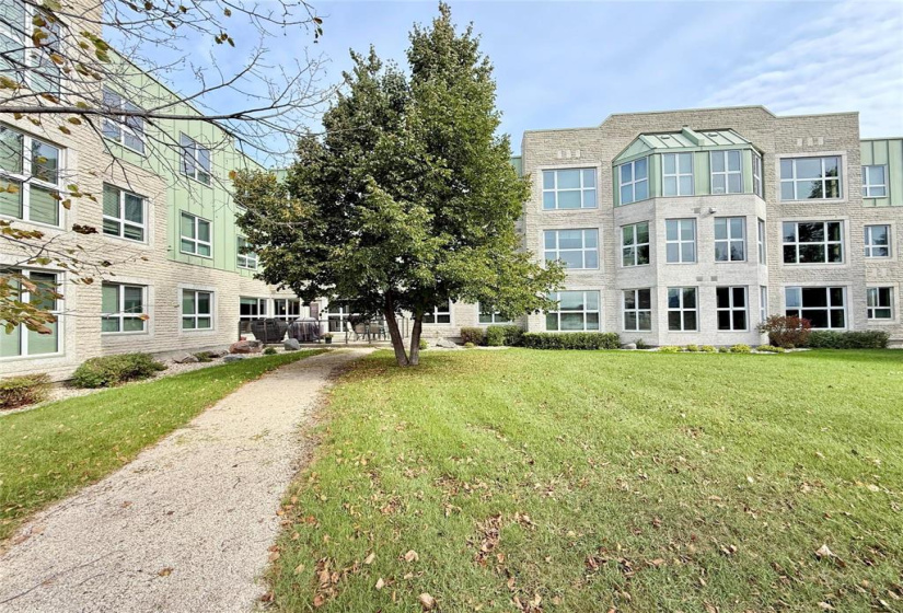 895 Wilkes, 2 Bedrooms Bedrooms, 8 Rooms Rooms,2 BathroomsBathrooms,Condominium,For Sale,Wilkes