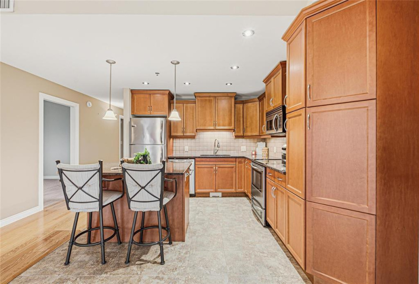 3420 Pembina, 2 Bedrooms Bedrooms, 8 Rooms Rooms,2 BathroomsBathrooms,Condominium,For Sale,Pembina