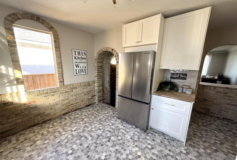 1186 Burrows, 3 Bedrooms Bedrooms, 11 Rooms Rooms,2 BathroomsBathrooms,Residential,For Sale,Burrows