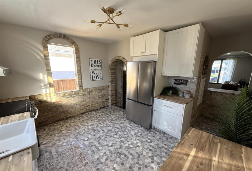 1186 Burrows, 3 Bedrooms Bedrooms, 11 Rooms Rooms,2 BathroomsBathrooms,Residential,For Sale,Burrows