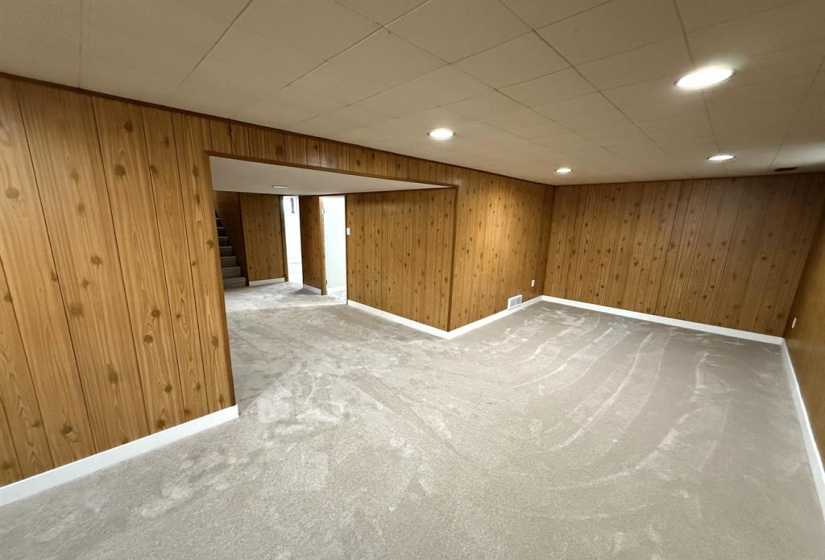 1186 Burrows, 3 Bedrooms Bedrooms, 11 Rooms Rooms,2 BathroomsBathrooms,Residential,For Sale,Burrows