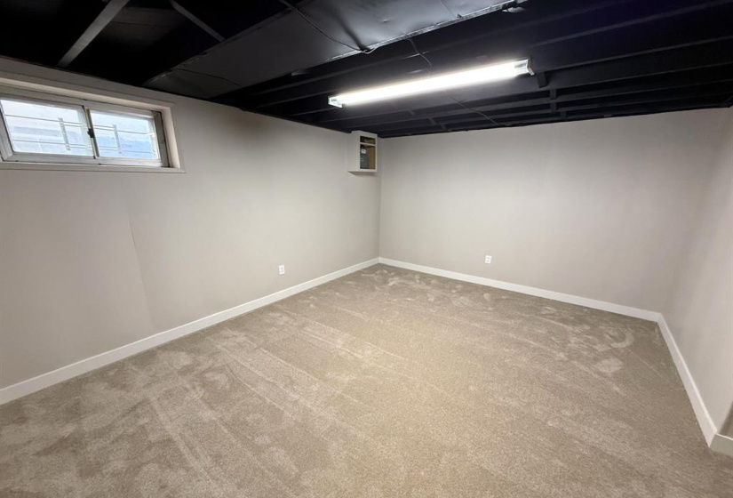 1186 Burrows, 3 Bedrooms Bedrooms, 11 Rooms Rooms,2 BathroomsBathrooms,Residential,For Sale,Burrows