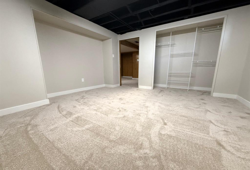 1186 Burrows, 3 Bedrooms Bedrooms, 11 Rooms Rooms,2 BathroomsBathrooms,Residential,For Sale,Burrows