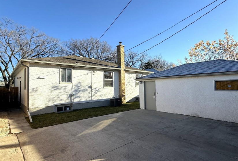 1186 Burrows, 3 Bedrooms Bedrooms, 11 Rooms Rooms,2 BathroomsBathrooms,Residential,For Sale,Burrows