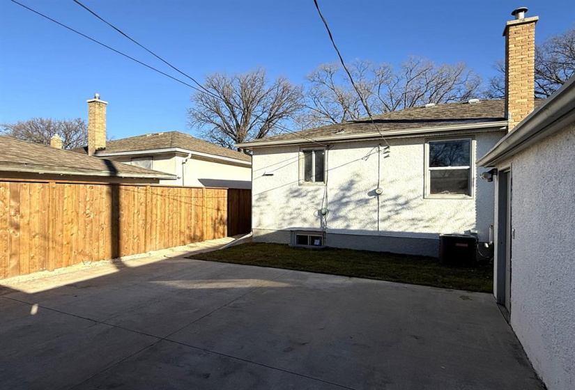 1186 Burrows, 3 Bedrooms Bedrooms, 11 Rooms Rooms,2 BathroomsBathrooms,Residential,For Sale,Burrows