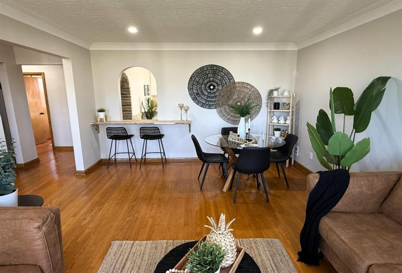 1186 Burrows, 3 Bedrooms Bedrooms, 11 Rooms Rooms,2 BathroomsBathrooms,Residential,For Sale,Burrows