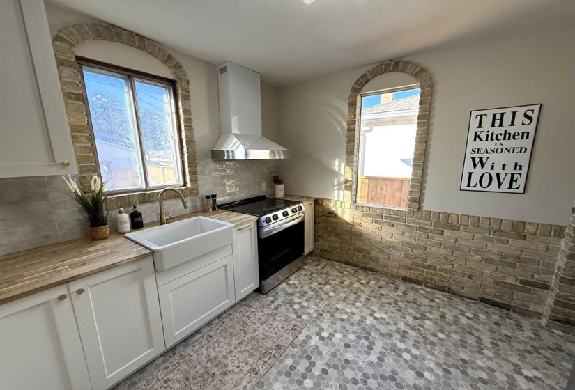 1186 Burrows, 3 Bedrooms Bedrooms, 11 Rooms Rooms,2 BathroomsBathrooms,Residential,For Sale,Burrows