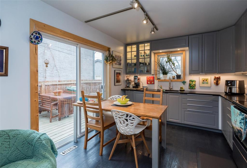 458 Arnold, 2 Bedrooms Bedrooms, 7 Rooms Rooms,1 BathroomBathrooms,Residential,For Sale,Arnold