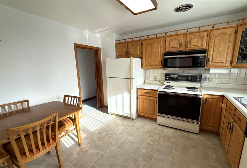 2666 Ness, 3 Bedrooms Bedrooms, 11 Rooms Rooms,2 BathroomsBathrooms,Residential,For Sale,Ness