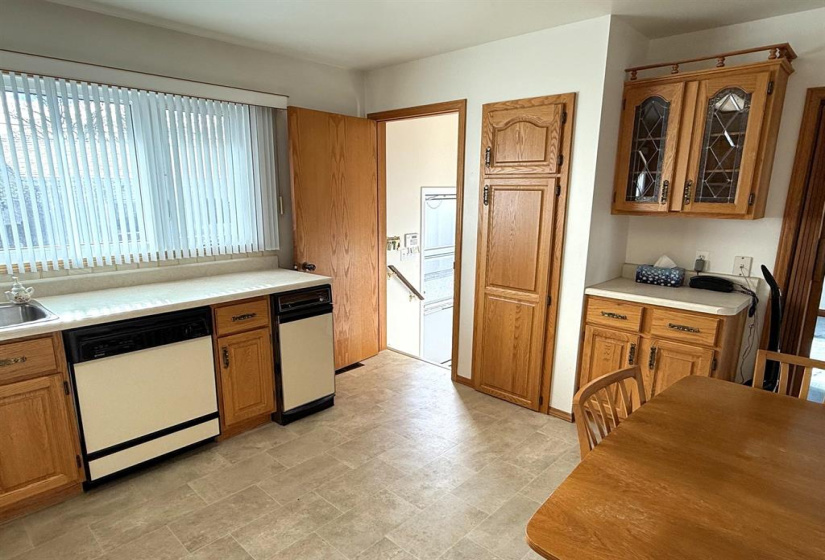 2666 Ness, 3 Bedrooms Bedrooms, 11 Rooms Rooms,2 BathroomsBathrooms,Residential,For Sale,Ness