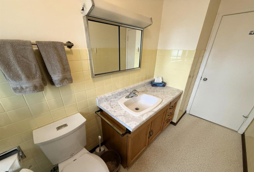 2666 Ness, 3 Bedrooms Bedrooms, 11 Rooms Rooms,2 BathroomsBathrooms,Residential,For Sale,Ness