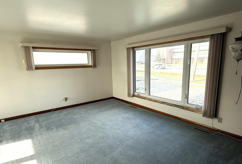 2666 Ness, 3 Bedrooms Bedrooms, 11 Rooms Rooms,2 BathroomsBathrooms,Residential,For Sale,Ness