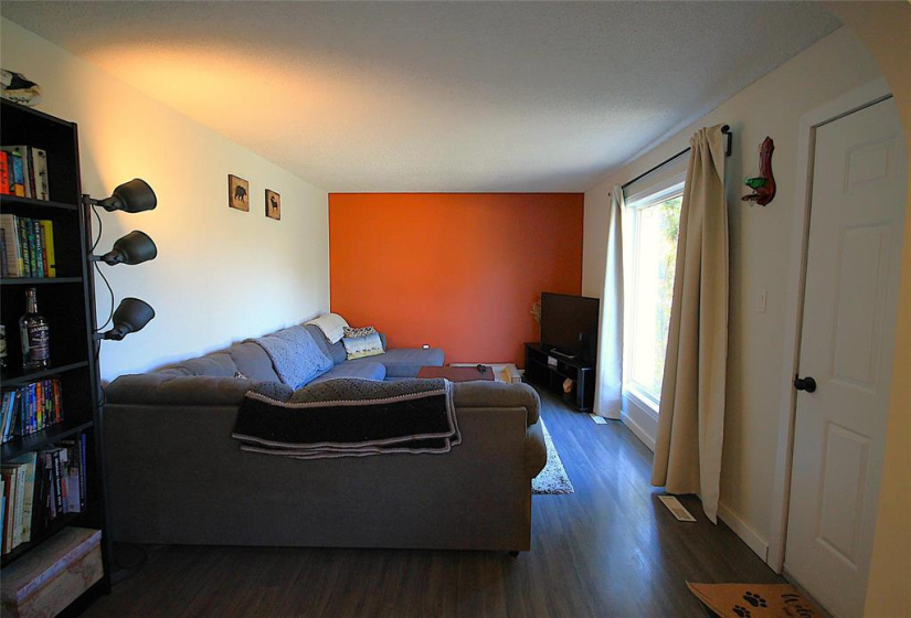 32 Forth, 2 Bedrooms Bedrooms, 9 Rooms Rooms,2 BathroomsBathrooms,Residential,For Sale,Forth