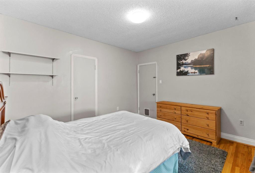 876 Cathedral, 2 Bedrooms Bedrooms, 7 Rooms Rooms,1 BathroomBathrooms,Residential,For Sale,Cathedral