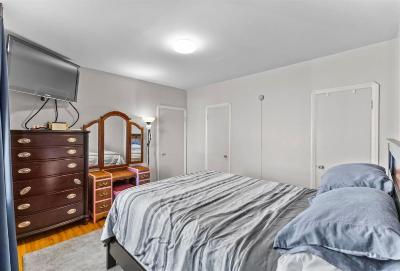 876 Cathedral, 2 Bedrooms Bedrooms, 7 Rooms Rooms,1 BathroomBathrooms,Residential,For Sale,Cathedral