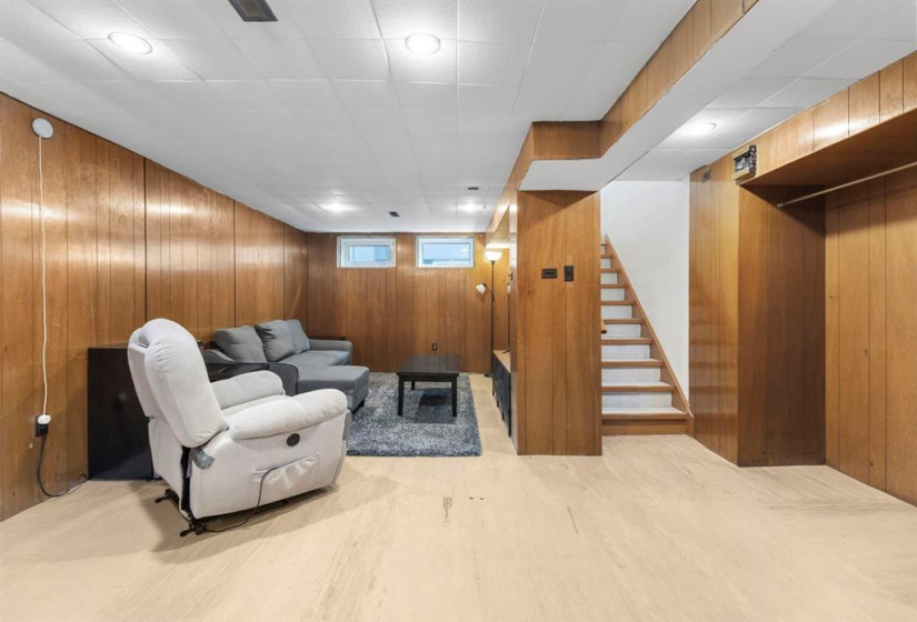 876 Cathedral, 2 Bedrooms Bedrooms, 7 Rooms Rooms,1 BathroomBathrooms,Residential,For Sale,Cathedral