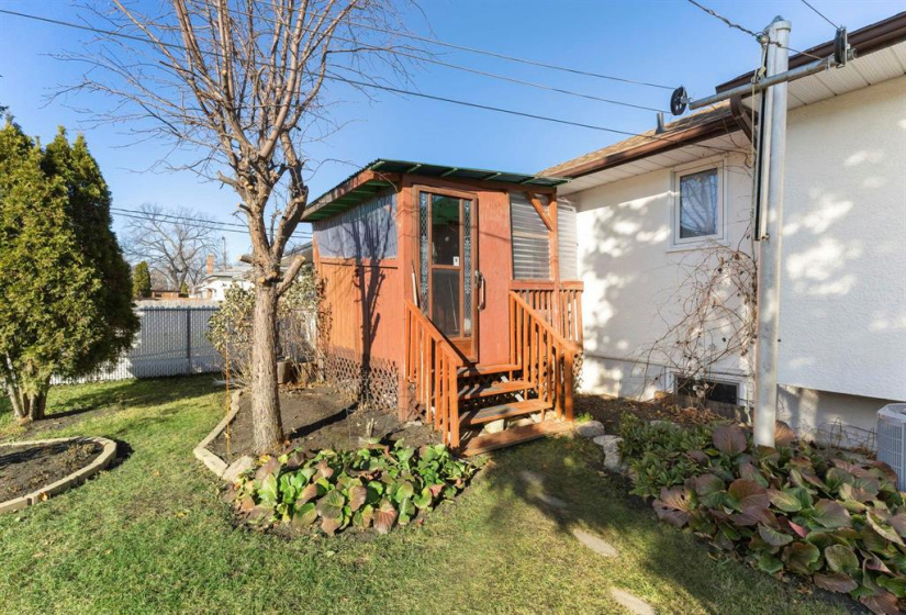 876 Cathedral, 2 Bedrooms Bedrooms, 7 Rooms Rooms,1 BathroomBathrooms,Residential,For Sale,Cathedral