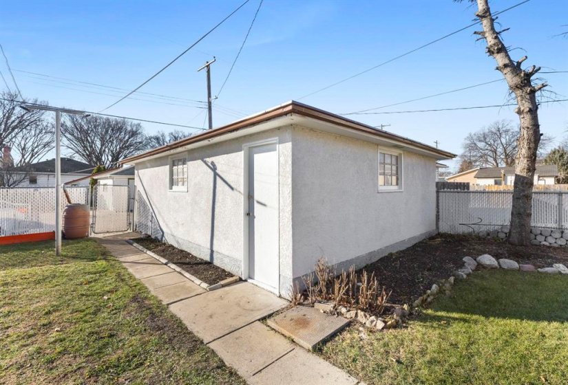 876 Cathedral, 2 Bedrooms Bedrooms, 7 Rooms Rooms,1 BathroomBathrooms,Residential,For Sale,Cathedral