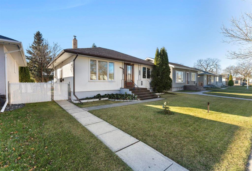 876 Cathedral, 2 Bedrooms Bedrooms, 7 Rooms Rooms,1 BathroomBathrooms,Residential,For Sale,Cathedral