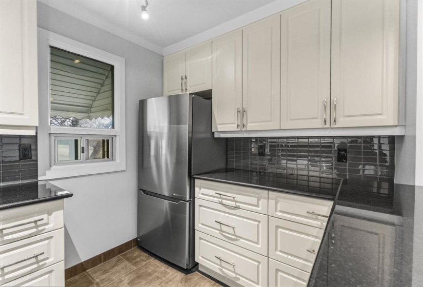 421 Marjorie, 2 Bedrooms Bedrooms, 6 Rooms Rooms,1 BathroomBathrooms,Residential,For Sale,Marjorie