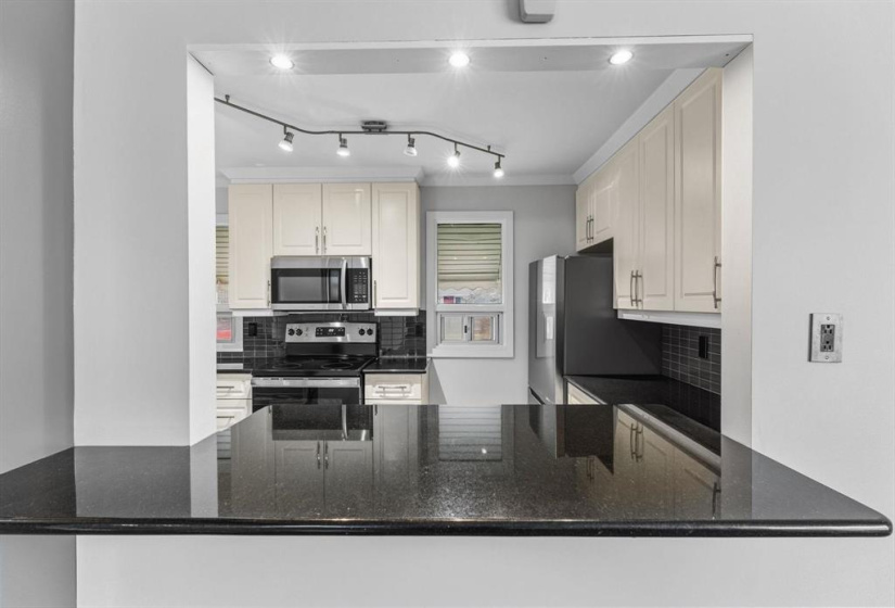 421 Marjorie, 2 Bedrooms Bedrooms, 6 Rooms Rooms,1 BathroomBathrooms,Residential,For Sale,Marjorie