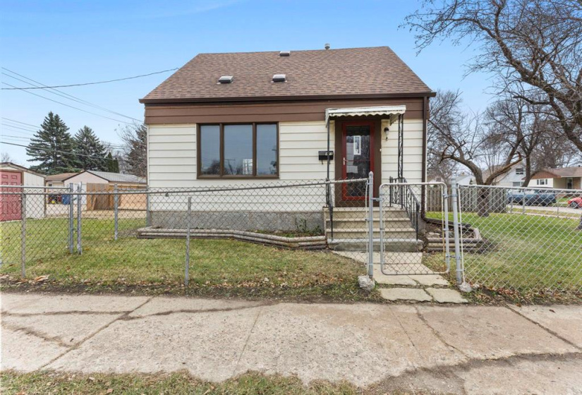 421 Marjorie, 2 Bedrooms Bedrooms, 6 Rooms Rooms,1 BathroomBathrooms,Residential,For Sale,Marjorie