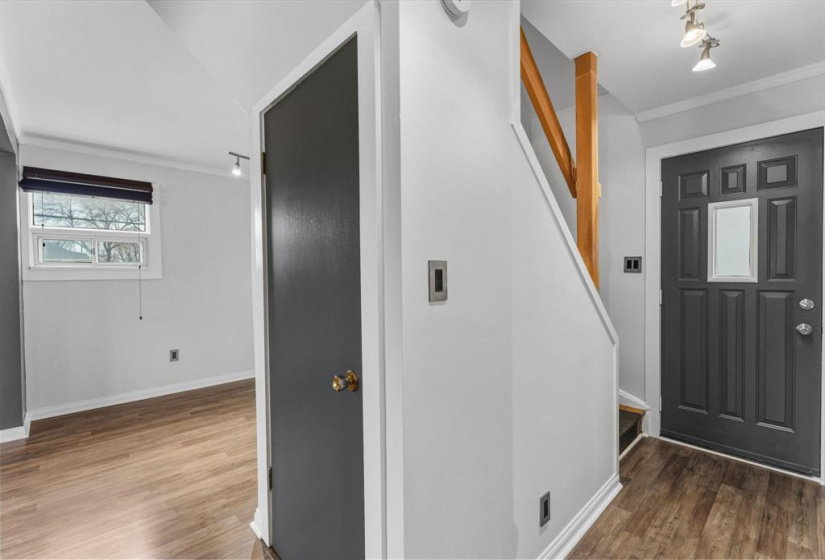 421 Marjorie, 2 Bedrooms Bedrooms, 6 Rooms Rooms,1 BathroomBathrooms,Residential,For Sale,Marjorie