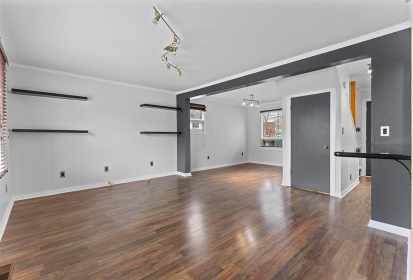 421 Marjorie, 2 Bedrooms Bedrooms, 6 Rooms Rooms,1 BathroomBathrooms,Residential,For Sale,Marjorie