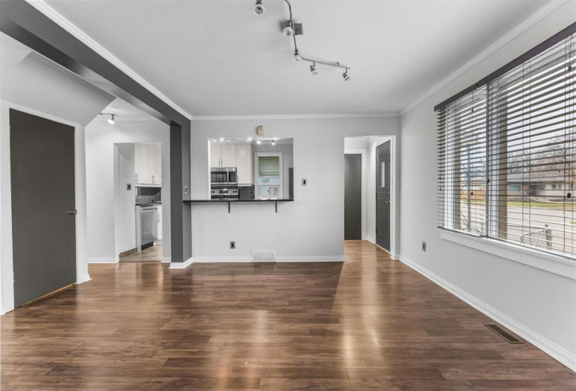 421 Marjorie, 2 Bedrooms Bedrooms, 6 Rooms Rooms,1 BathroomBathrooms,Residential,For Sale,Marjorie