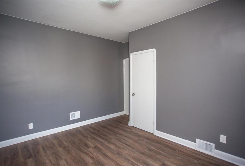 595 Bannerman, 2 Bedrooms Bedrooms, 6 Rooms Rooms,1 BathroomBathrooms,Residential,For Sale,Bannerman