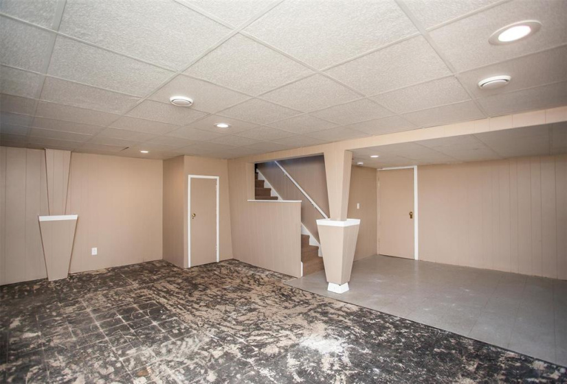 595 Bannerman, 2 Bedrooms Bedrooms, 6 Rooms Rooms,1 BathroomBathrooms,Residential,For Sale,Bannerman