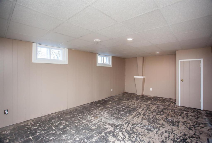 595 Bannerman, 2 Bedrooms Bedrooms, 6 Rooms Rooms,1 BathroomBathrooms,Residential,For Sale,Bannerman