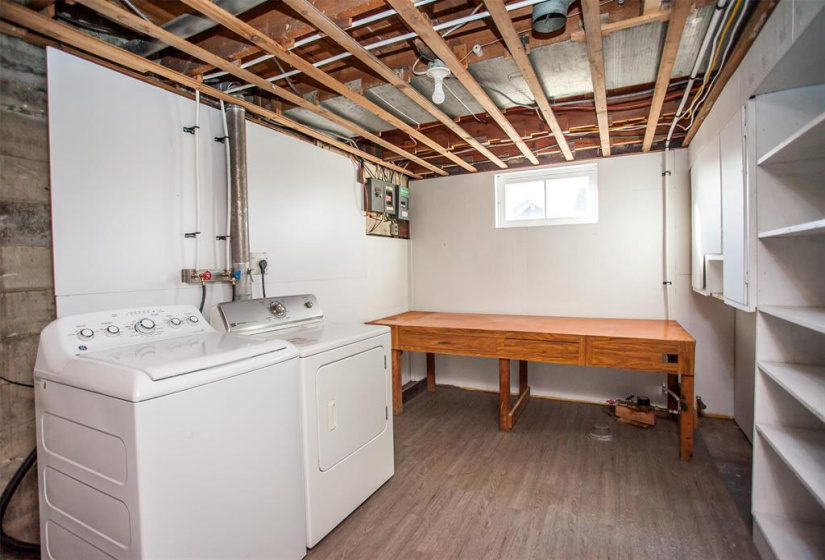 595 Bannerman, 2 Bedrooms Bedrooms, 6 Rooms Rooms,1 BathroomBathrooms,Residential,For Sale,Bannerman