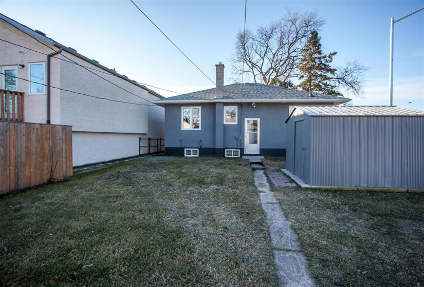 595 Bannerman, 2 Bedrooms Bedrooms, 6 Rooms Rooms,1 BathroomBathrooms,Residential,For Sale,Bannerman