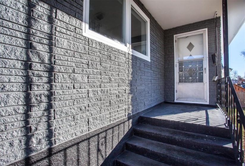 595 Bannerman, 2 Bedrooms Bedrooms, 6 Rooms Rooms,1 BathroomBathrooms,Residential,For Sale,Bannerman