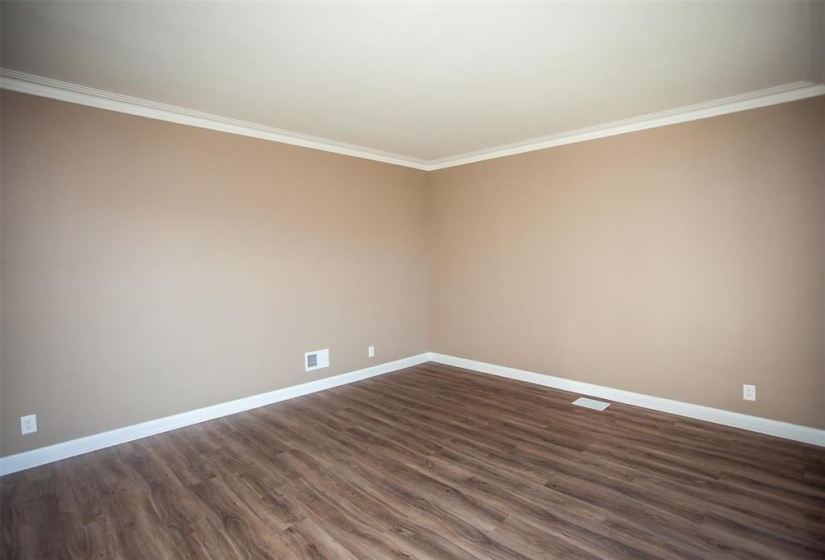 595 Bannerman, 2 Bedrooms Bedrooms, 6 Rooms Rooms,1 BathroomBathrooms,Residential,For Sale,Bannerman