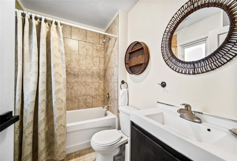 727 Weatherdon, 3 Bedrooms Bedrooms, 7 Rooms Rooms,1 BathroomBathrooms,Residential,For Sale,Weatherdon