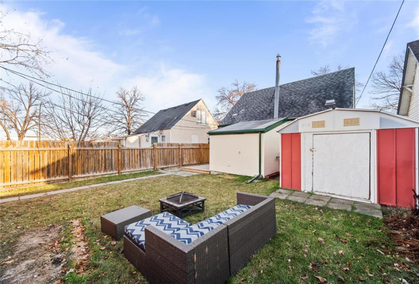 727 Weatherdon, 3 Bedrooms Bedrooms, 7 Rooms Rooms,1 BathroomBathrooms,Residential,For Sale,Weatherdon