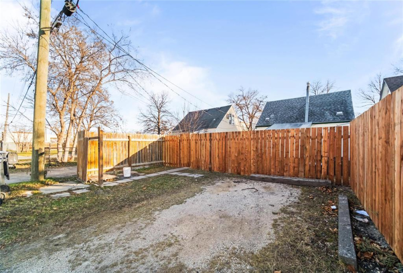 727 Weatherdon, 3 Bedrooms Bedrooms, 7 Rooms Rooms,1 BathroomBathrooms,Residential,For Sale,Weatherdon