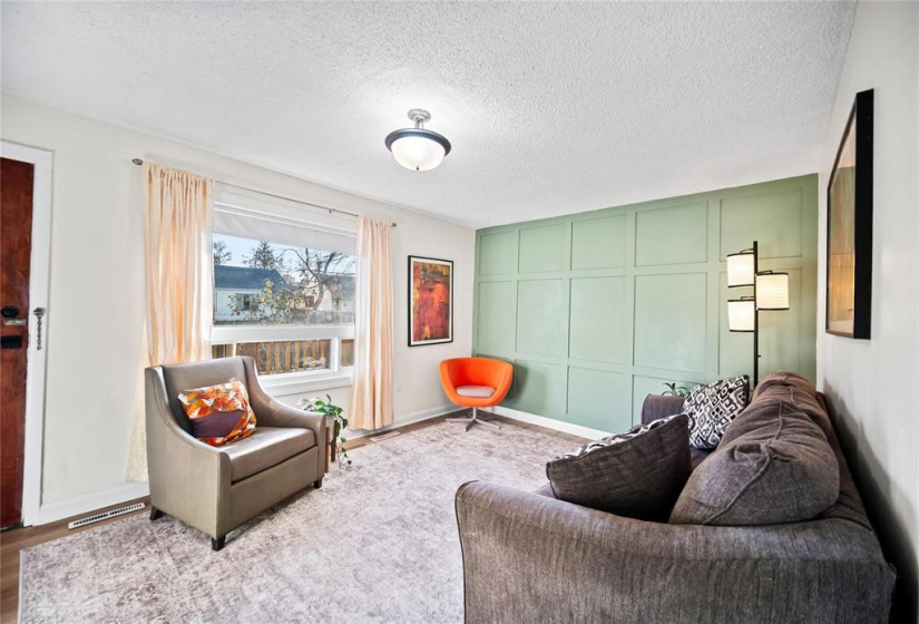 727 Weatherdon, 3 Bedrooms Bedrooms, 7 Rooms Rooms,1 BathroomBathrooms,Residential,For Sale,Weatherdon