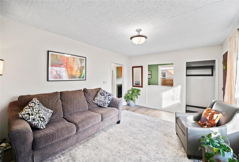 727 Weatherdon, 3 Bedrooms Bedrooms, 7 Rooms Rooms,1 BathroomBathrooms,Residential,For Sale,Weatherdon