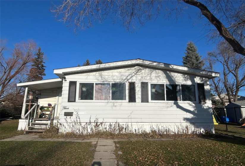 5 Spine, 3 Bedrooms Bedrooms, 9 Rooms Rooms,2 BathroomsBathrooms,Residential,For Sale,Spine