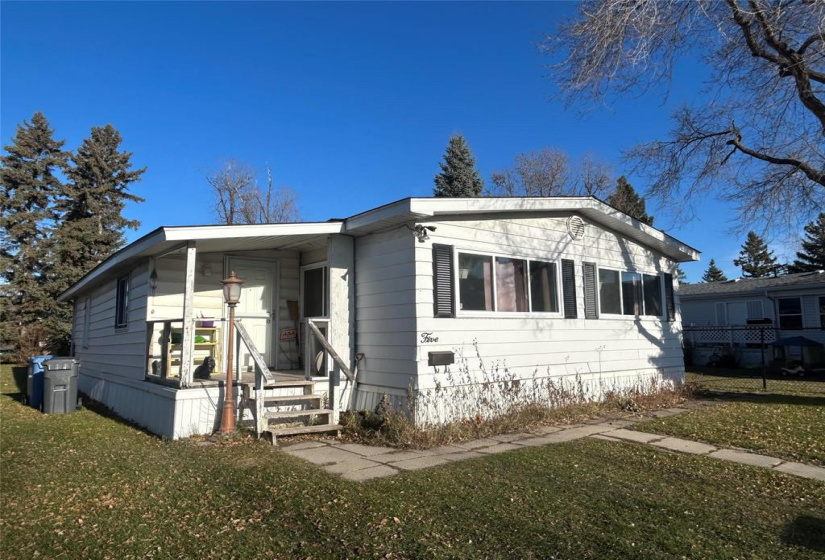 5 Spine, 3 Bedrooms Bedrooms, 9 Rooms Rooms,2 BathroomsBathrooms,Residential,For Sale,Spine