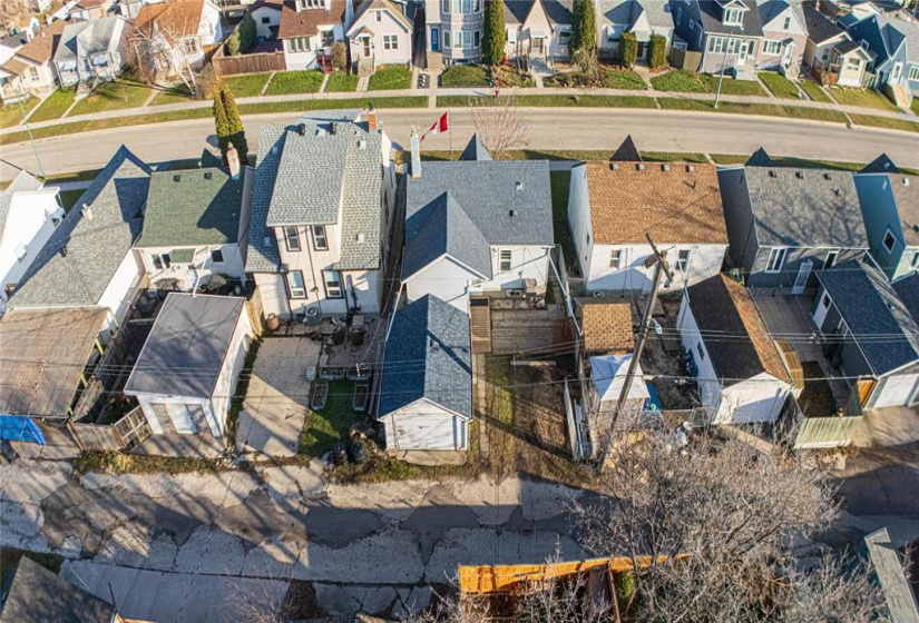 966 Minto, 4 Bedrooms Bedrooms, 11 Rooms Rooms,1 BathroomBathrooms,Residential,For Sale,Minto