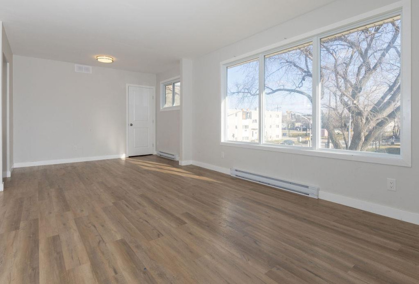 700 Maryland, 5 Bedrooms Bedrooms, 11 Rooms Rooms,2 BathroomsBathrooms,Residential,For Sale,Maryland