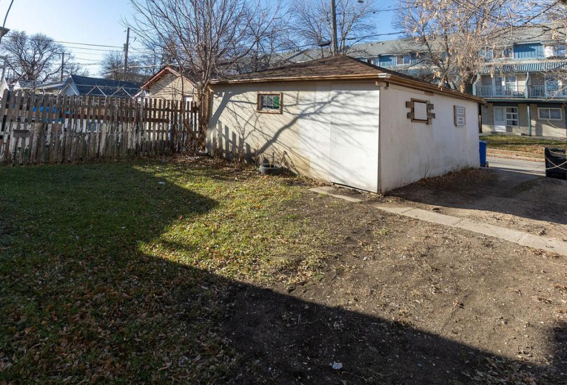 700 Maryland, 5 Bedrooms Bedrooms, 11 Rooms Rooms,2 BathroomsBathrooms,Residential,For Sale,Maryland