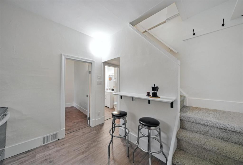 576 Kylemore, 3 Bedrooms Bedrooms, 7 Rooms Rooms,1 BathroomBathrooms,Residential,For Sale,Kylemore