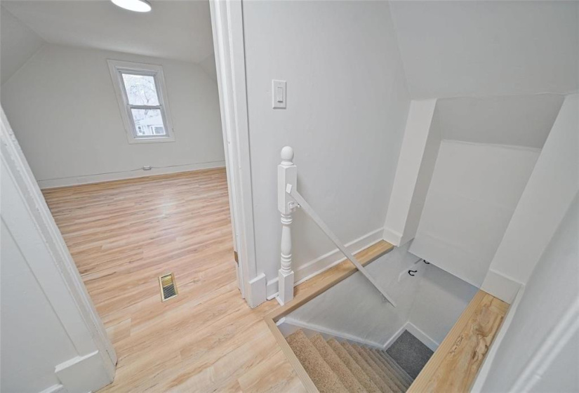 576 Kylemore, 3 Bedrooms Bedrooms, 7 Rooms Rooms,1 BathroomBathrooms,Residential,For Sale,Kylemore